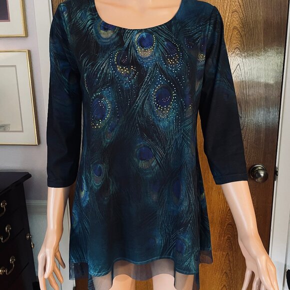 Versatile Peacock Tunic - Picture 3 of 9